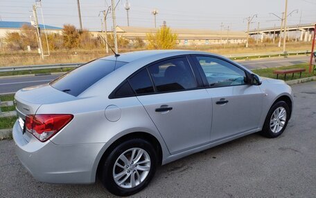 Chevrolet Cruze II, 2010 год, 710 000 рублей, 4 фотография