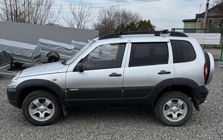 Chevrolet Niva I рестайлинг, 2010 год, 580 000 рублей, 6 фотография