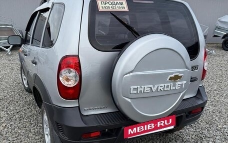 Chevrolet Niva I рестайлинг, 2010 год, 580 000 рублей, 4 фотография