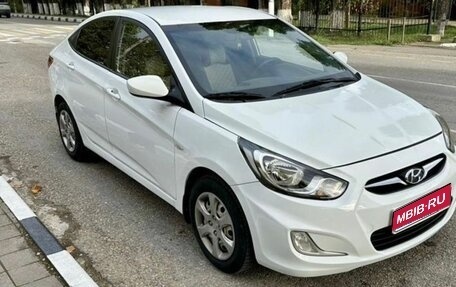 Hyundai Solaris II рестайлинг, 2013 год, 885 000 рублей, 1 фотография