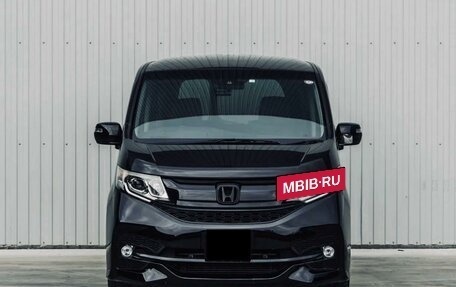 Honda Stepwgn IV, 2016 год, 1 750 000 рублей, 3 фотография