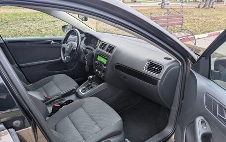 Volkswagen Jetta VI, 2013 год, 1 250 000 рублей, 6 фотография