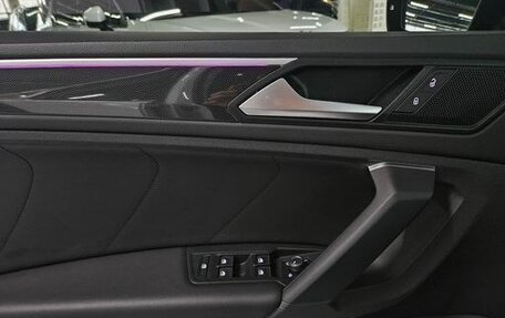 Volkswagen Tiguan II, 2023 год, 3 700 000 рублей, 10 фотография