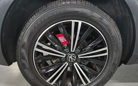 Volkswagen Tiguan II, 2023 год, 3 700 000 рублей, 9 фотография