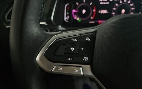 Volkswagen Tiguan II, 2023 год, 3 700 000 рублей, 19 фотография