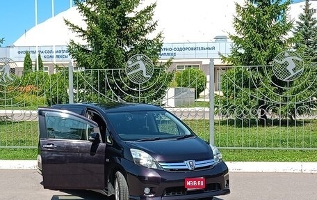 Toyota ISis I, 2014 год, 1 450 000 рублей, 1 фотография