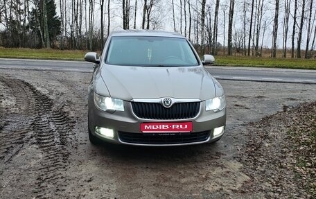 Skoda Superb III рестайлинг, 2009 год, 950 000 рублей, 1 фотография