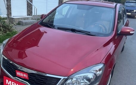 KIA cee'd I рестайлинг, 2010 год, 999 999 рублей, 2 фотография