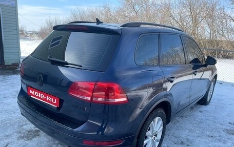Volkswagen Touareg III, 2011 год, 2 399 999 рублей, 2 фотография