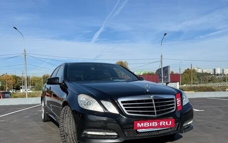 Mercedes-Benz E-Класс, 2010 год, 1 990 000 рублей, 2 фотография