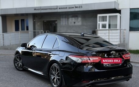 Toyota Camry, 2021 год, 4 199 999 рублей, 3 фотография