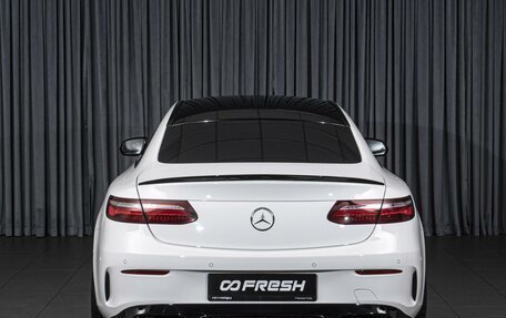 Mercedes-Benz E-Класс, 2019 год, 3 810 000 рублей, 4 фотография