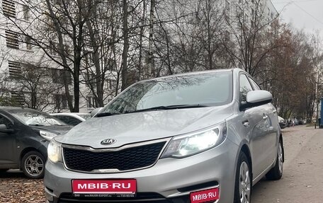 KIA Rio III рестайлинг, 2016 год, 900 000 рублей, 1 фотография
