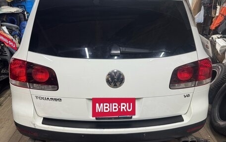 Volkswagen Touareg III, 2004 год, 950 000 рублей, 4 фотография