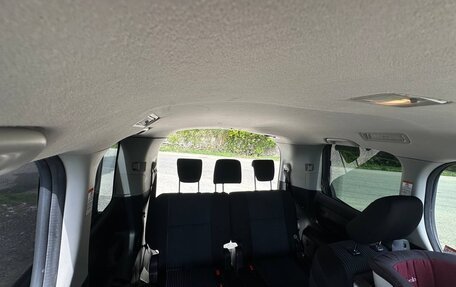 Toyota Noah III, 2014 год, 1 999 999 рублей, 6 фотография