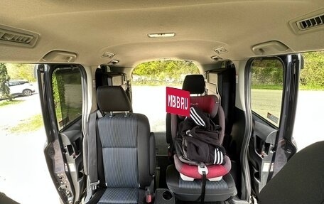 Toyota Noah III, 2014 год, 1 999 999 рублей, 8 фотография