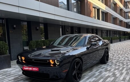 Dodge Challenger III рестайлинг 2, 2019 год, 3 700 000 рублей, 5 фотография