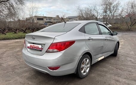 Hyundai Solaris II рестайлинг, 2011 год, 350 000 рублей, 7 фотография