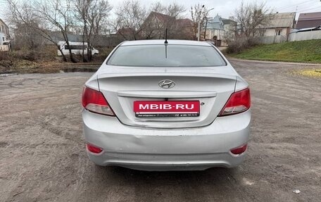 Hyundai Solaris II рестайлинг, 2011 год, 350 000 рублей, 6 фотография