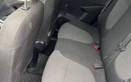 Hyundai Solaris II рестайлинг, 2011 год, 350 000 рублей, 11 фотография