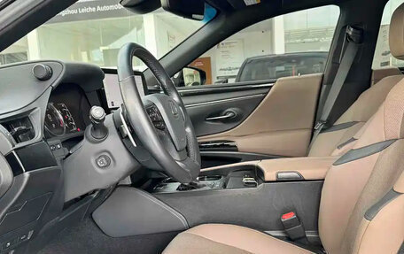 Lexus ES VII, 2022 год, 2 600 000 рублей, 10 фотография