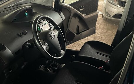 Toyota Yaris III рестайлинг, 2008 год, 567 000 рублей, 10 фотография