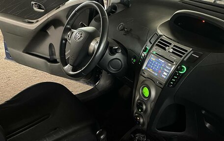 Toyota Yaris III рестайлинг, 2008 год, 567 000 рублей, 13 фотография