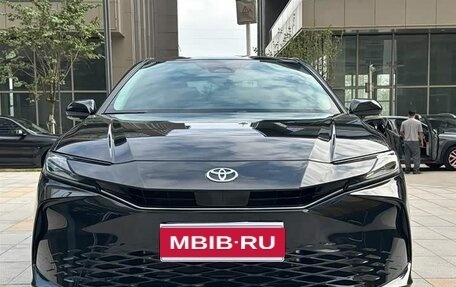 Toyota Camry, 2025 год, 3 000 000 рублей, 2 фотография