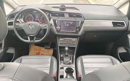 Volkswagen Touran III, 2021 год, 1 560 123 рублей, 9 фотография