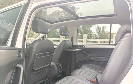 Volkswagen Touran III, 2021 год, 1 560 123 рублей, 11 фотография