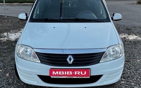 Renault Logan I, 2013 год, 555 000 рублей, 1 фотография