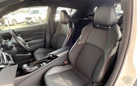 Toyota C-HR I рестайлинг, 2021 год, 1 550 000 рублей, 10 фотография