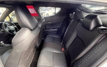 Toyota C-HR I рестайлинг, 2021 год, 1 550 000 рублей, 9 фотография