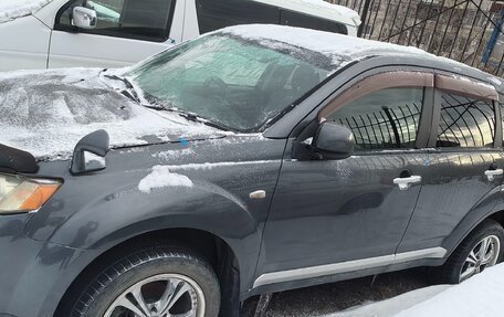 Mitsubishi Outlander III рестайлинг 3, 2006 год, 900 000 рублей, 2 фотография