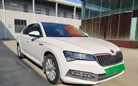 Skoda Superb III рестайлинг, 2022 год, 1 801 000 рублей, 8 фотография