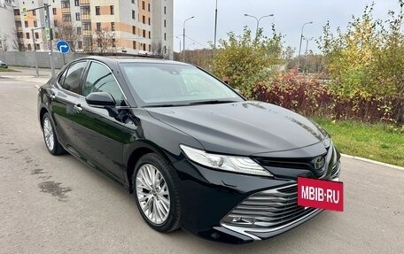 Toyota Camry, 2019 год, 2 550 000 рублей, 2 фотография