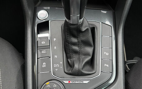 Volkswagen Tiguan II, 2017 год, 2 399 000 рублей, 18 фотография