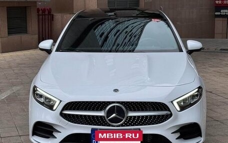 Mercedes-Benz A-Класс, 2021 год, 1 900 000 рублей, 2 фотография