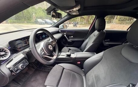 Mercedes-Benz A-Класс, 2021 год, 1 900 000 рублей, 7 фотография