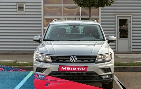 Volkswagen Tiguan II, 2019 год, 1 795 000 рублей, 2 фотография