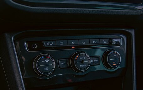 Volkswagen Tiguan II, 2019 год, 1 795 000 рублей, 15 фотография