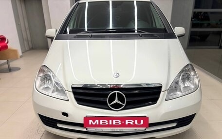 Mercedes-Benz A-Класс, 2011 год, 800 000 рублей, 2 фотография