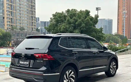 Volkswagen Tiguan II, 2025 год, 2 950 155 рублей, 7 фотография