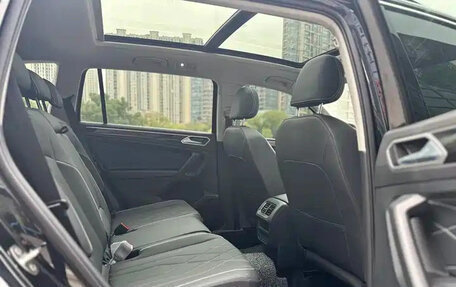 Volkswagen Tiguan II, 2025 год, 2 950 155 рублей, 13 фотография