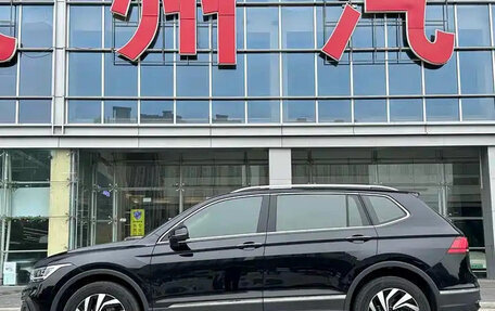 Volkswagen Tiguan II, 2025 год, 2 950 155 рублей, 4 фотография