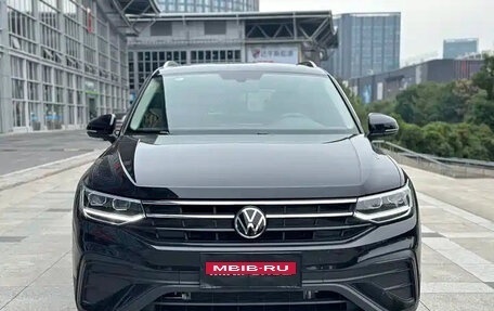 Volkswagen Tiguan II, 2025 год, 2 950 155 рублей, 2 фотография
