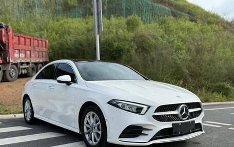 Mercedes-Benz A-Класс, 2021 год, 1 900 000 рублей, 3 фотография