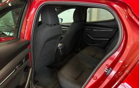 Mazda 3, 2019 год, 1 999 999 рублей, 17 фотография