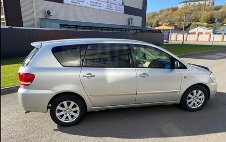 Toyota Ipsum II, 2002 год, 965 000 рублей, 2 фотография