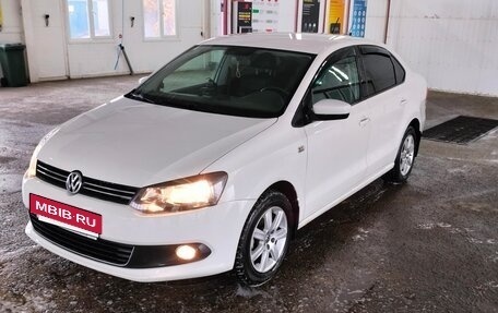 Volkswagen Polo VI (EU Market), 2013 год, 1 050 000 рублей, 2 фотография
